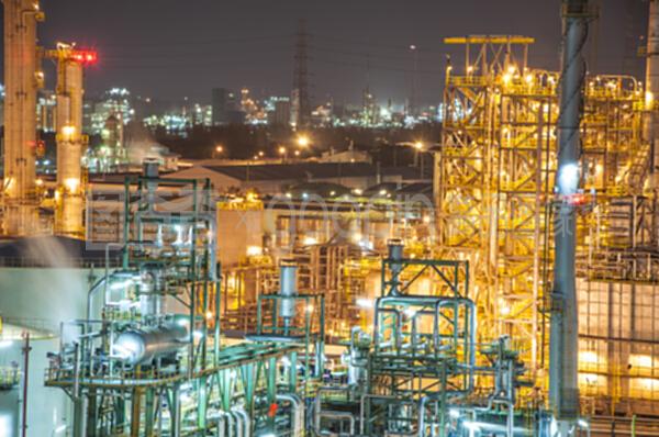 化工廠夜間現(xiàn)場